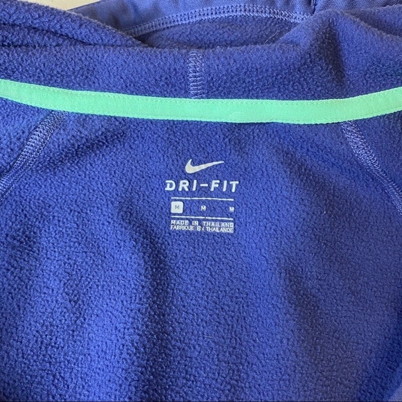 Nike Dri-Fit Women’s Purple Medium Zip Up Jacket - Picture 4 of 7